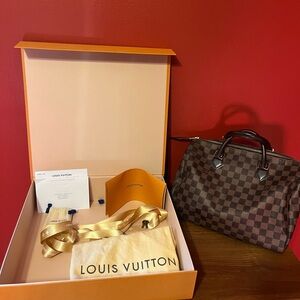 Louis Vuitton speedy bag